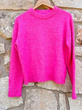 American eagle outfitters pink sweater size xs